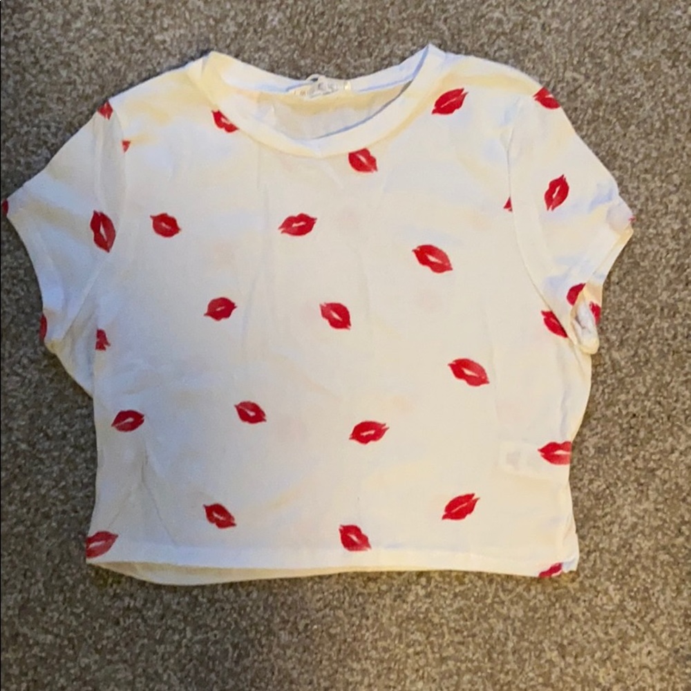 Lip print cropped tee